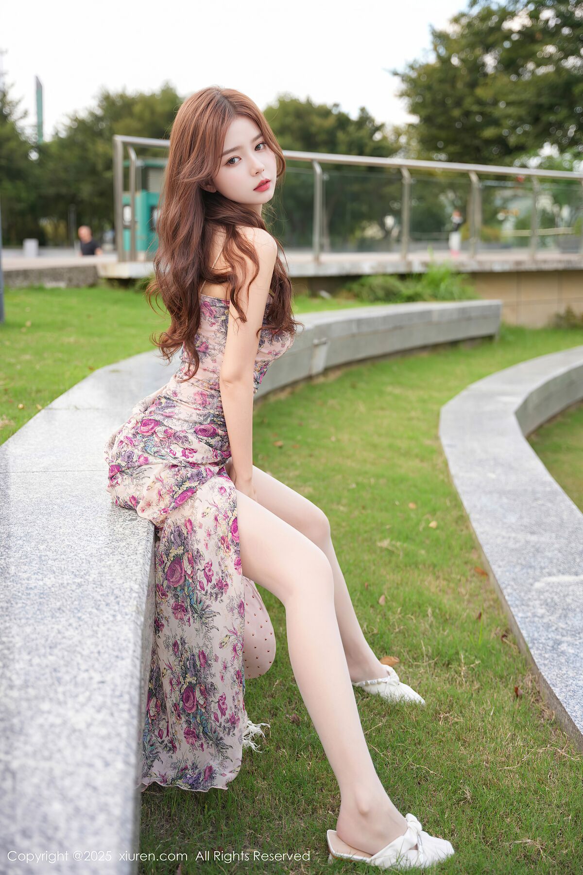 XiuRen秀人网 No.10128 拍黄瓜girl