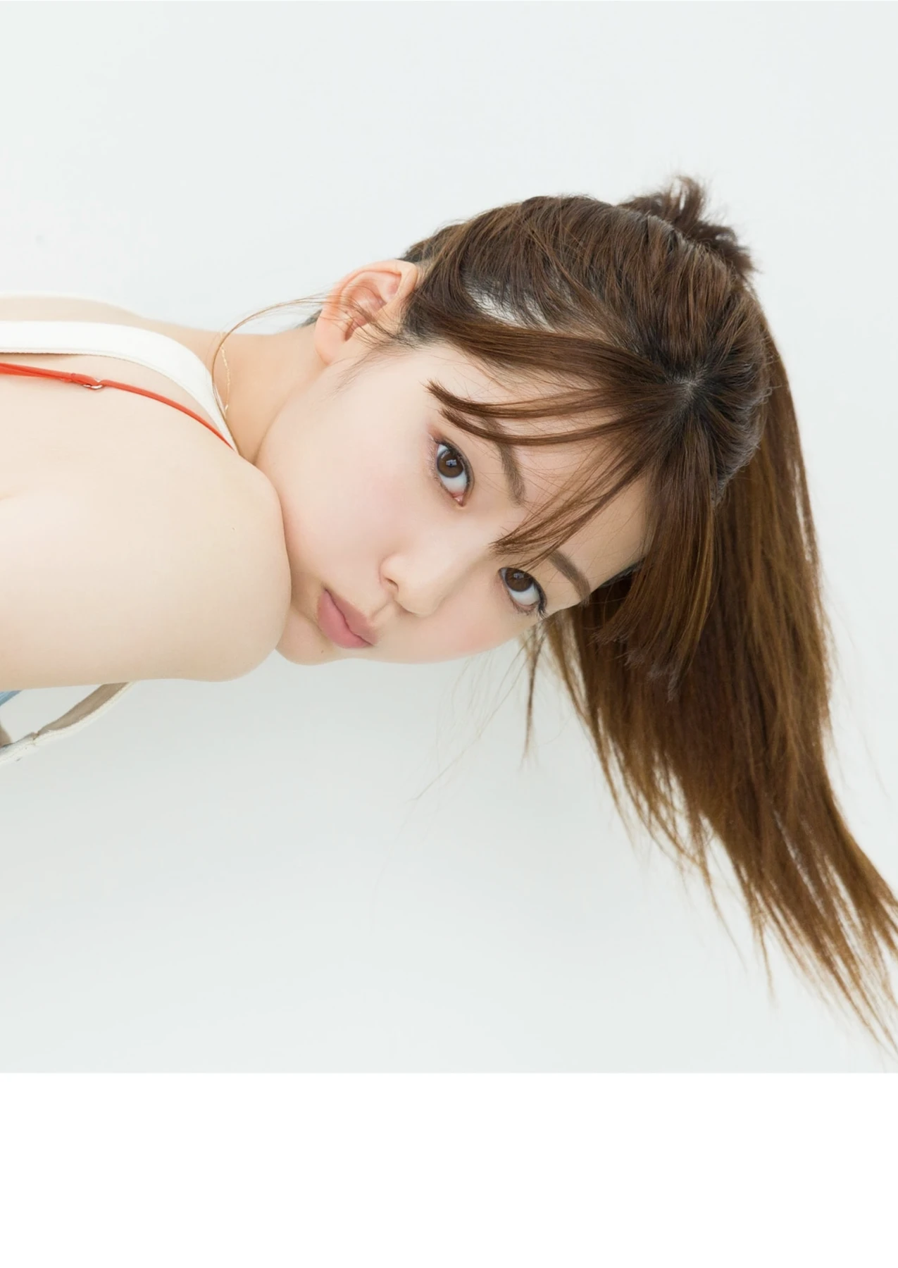 Riho Nakamura 中村里帆, デジタル限定 YJ Photobook 『Attention, please』