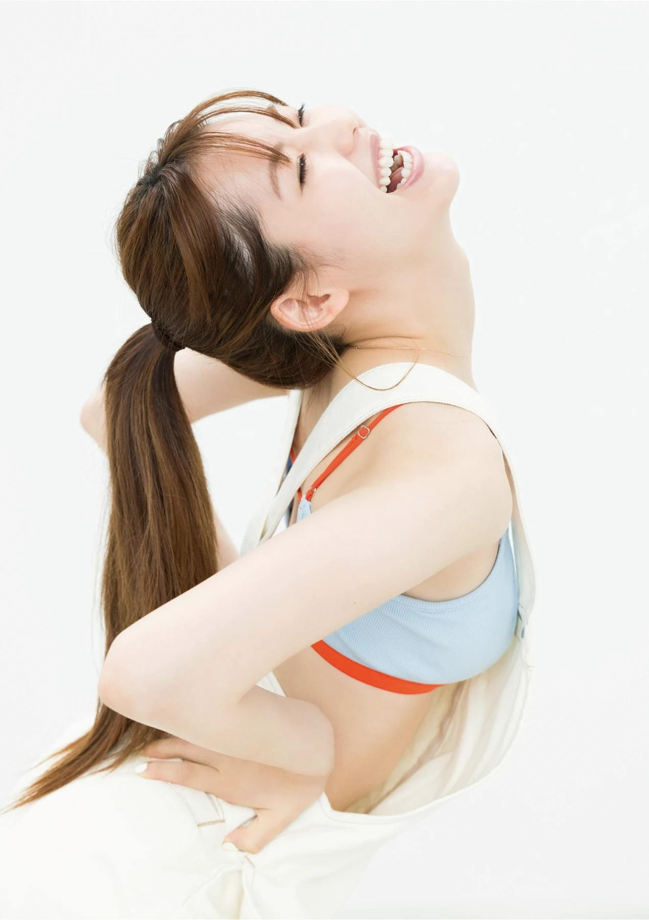 Riho Nakamura 中村里帆, デジタル限定 YJ Photobook 『Attention, please』