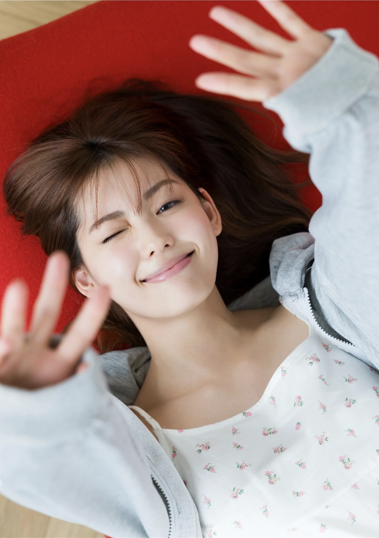 Riho Nakamura 中村里帆, デジタル限定 YJ Photobook 『Attention, please』