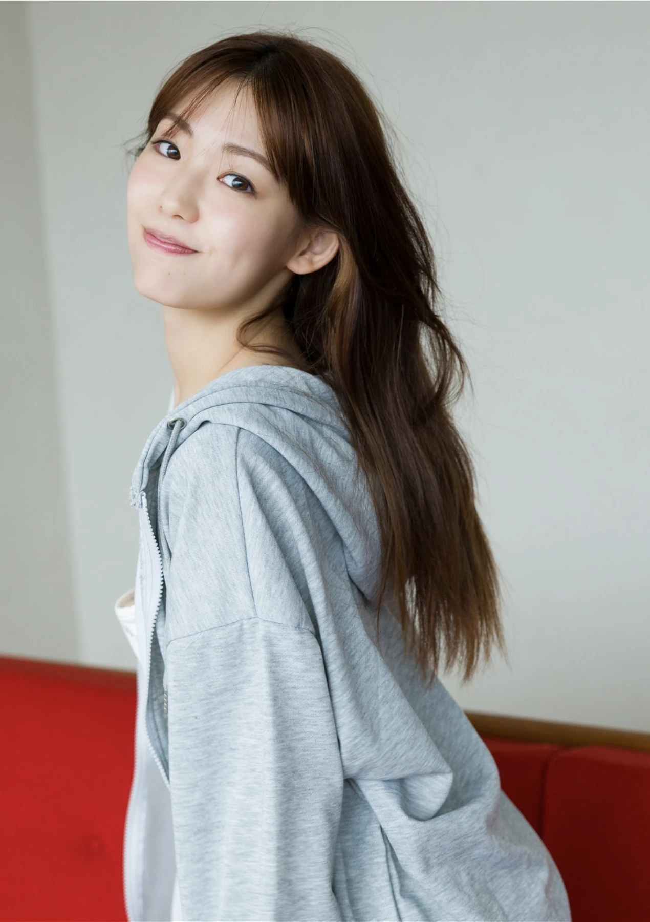Riho Nakamura 中村里帆, デジタル限定 YJ Photobook 『Attention, please』