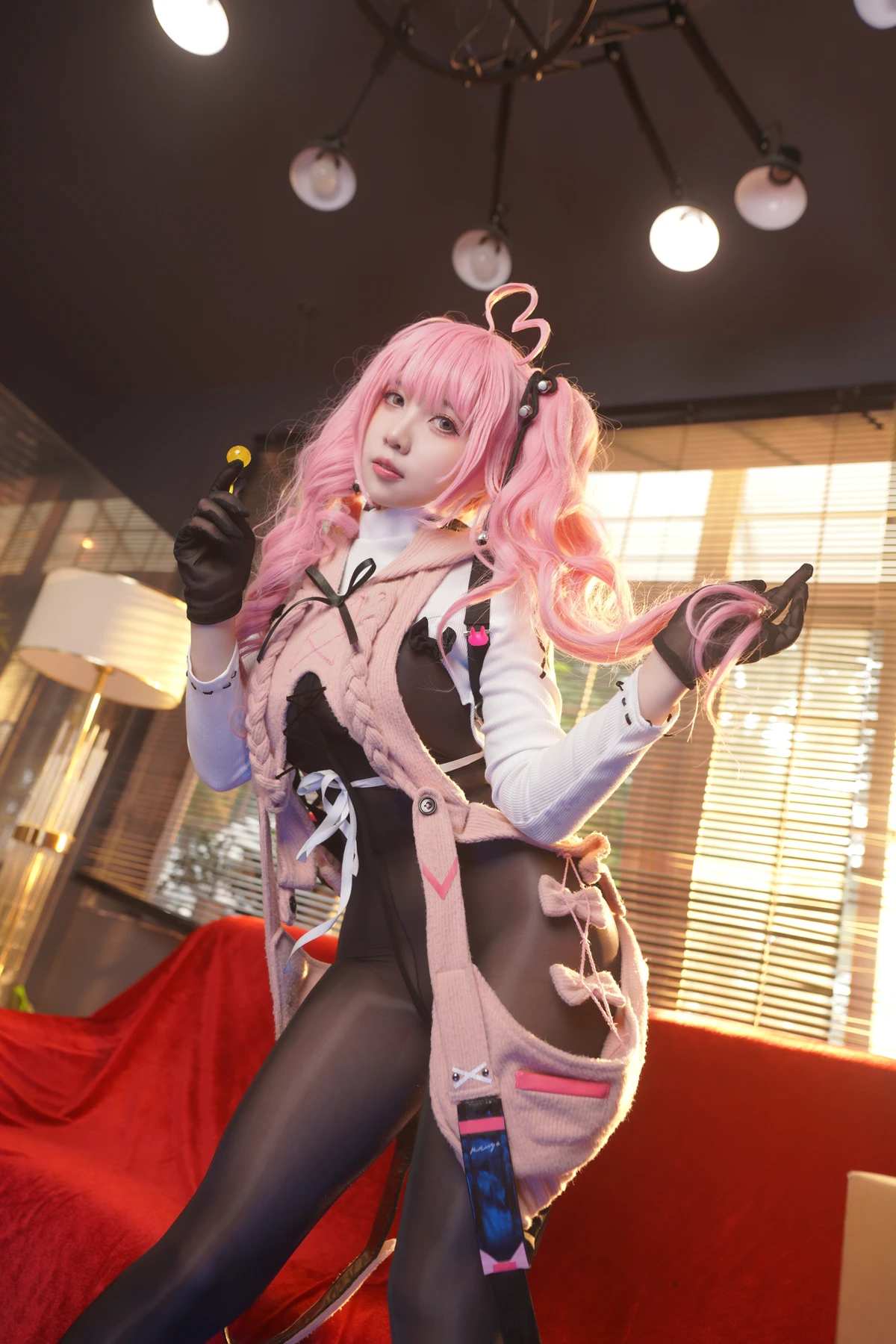 Cosplay 小和甜酒 – 交错战线卡提那