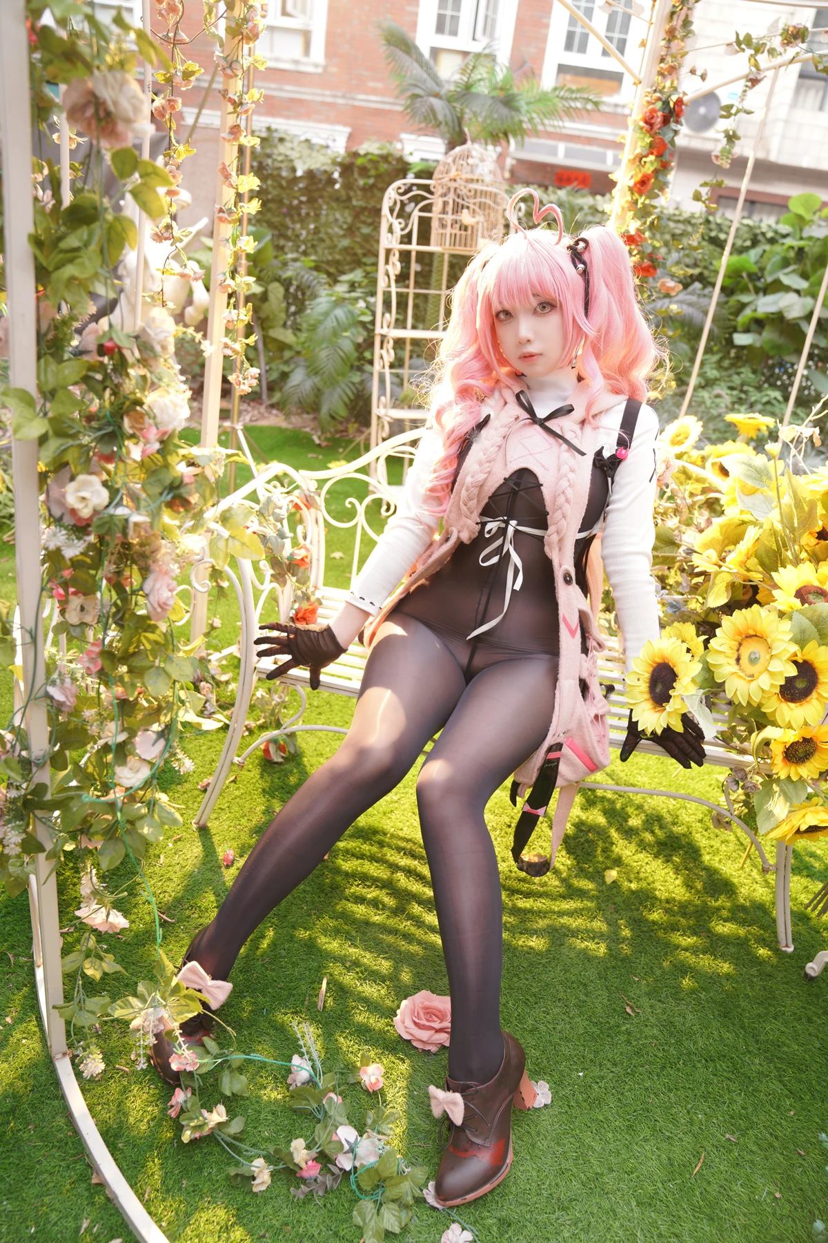 Cosplay 小和甜酒 – 交错战线卡提那