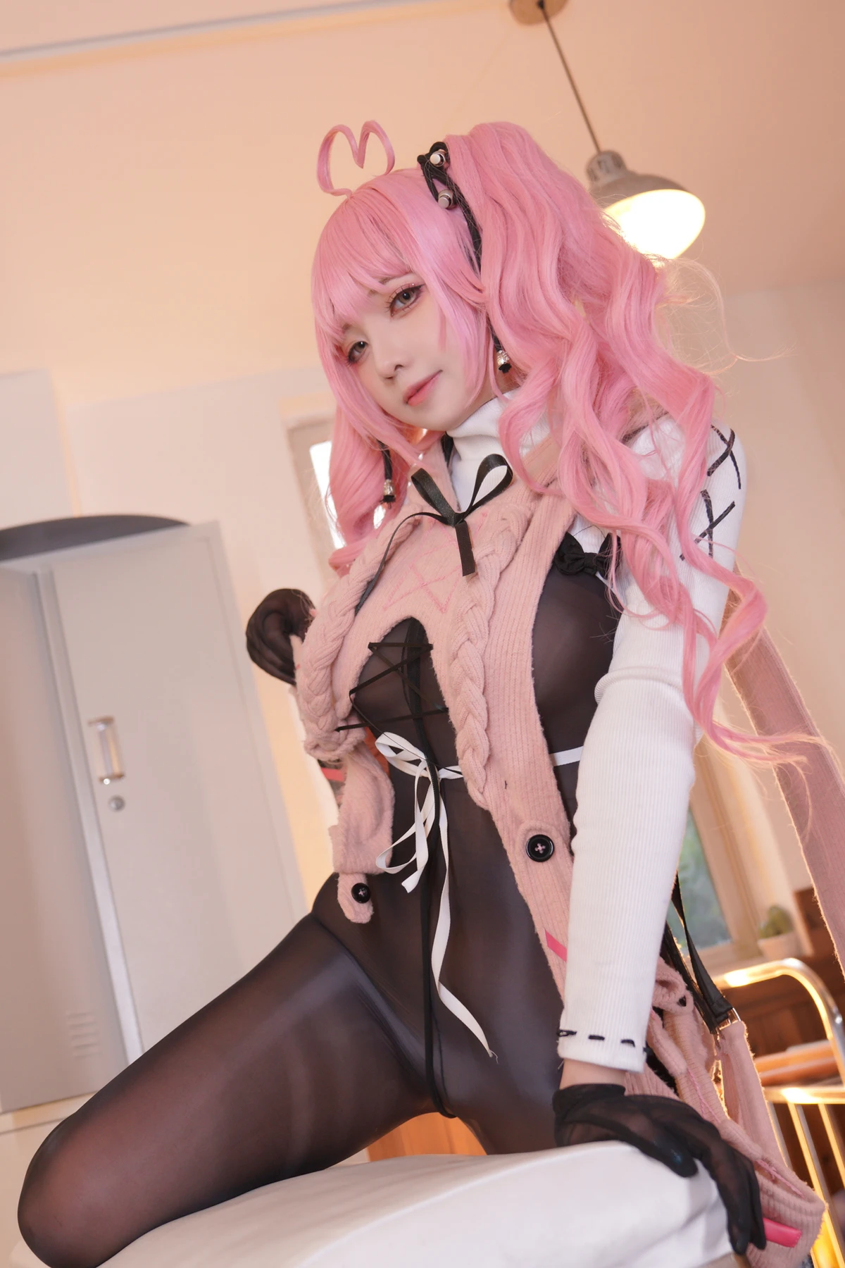 Cosplay 小和甜酒 – 交错战线卡提那