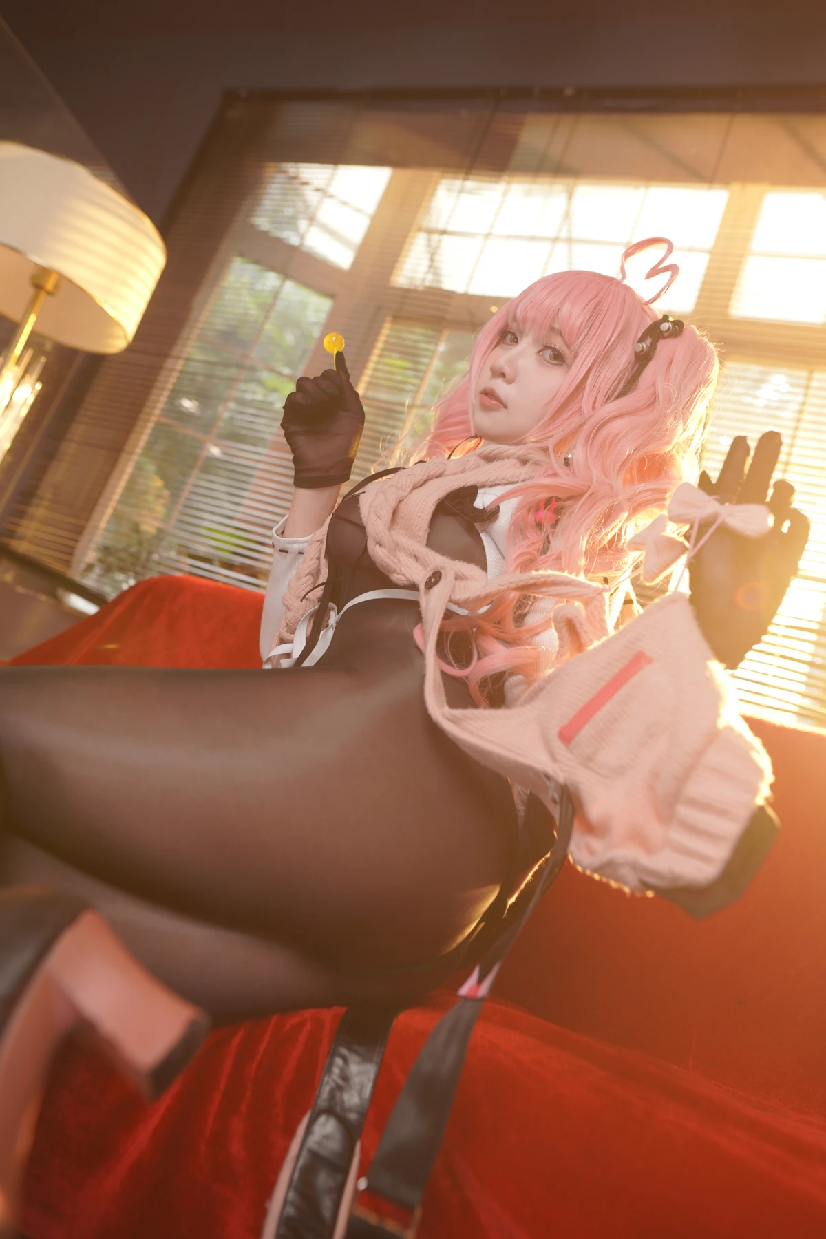 Cosplay 小和甜酒 – 交错战线卡提那