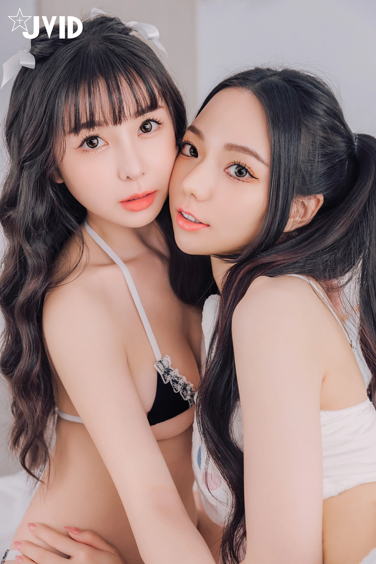 JVID 胎尼 & 啾啾 – 啾啾親自開箱豪華AI情慾娃娃Tiny🥵真人比例完美粉嫩E奶💦激情互動舌吻揉奶樣樣來🔞 Set.02