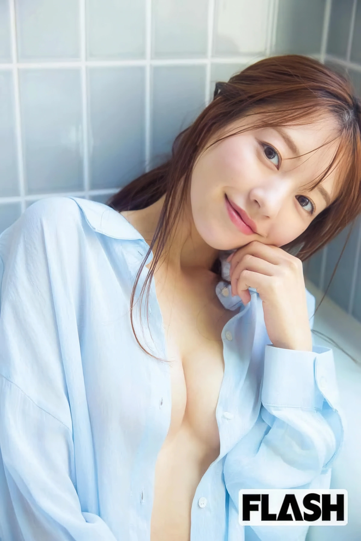 叶月くれあ 虹咲カリナ 高木悠未, FLASH 2025.08.12 (フラッシュ 2025年8月12日号)