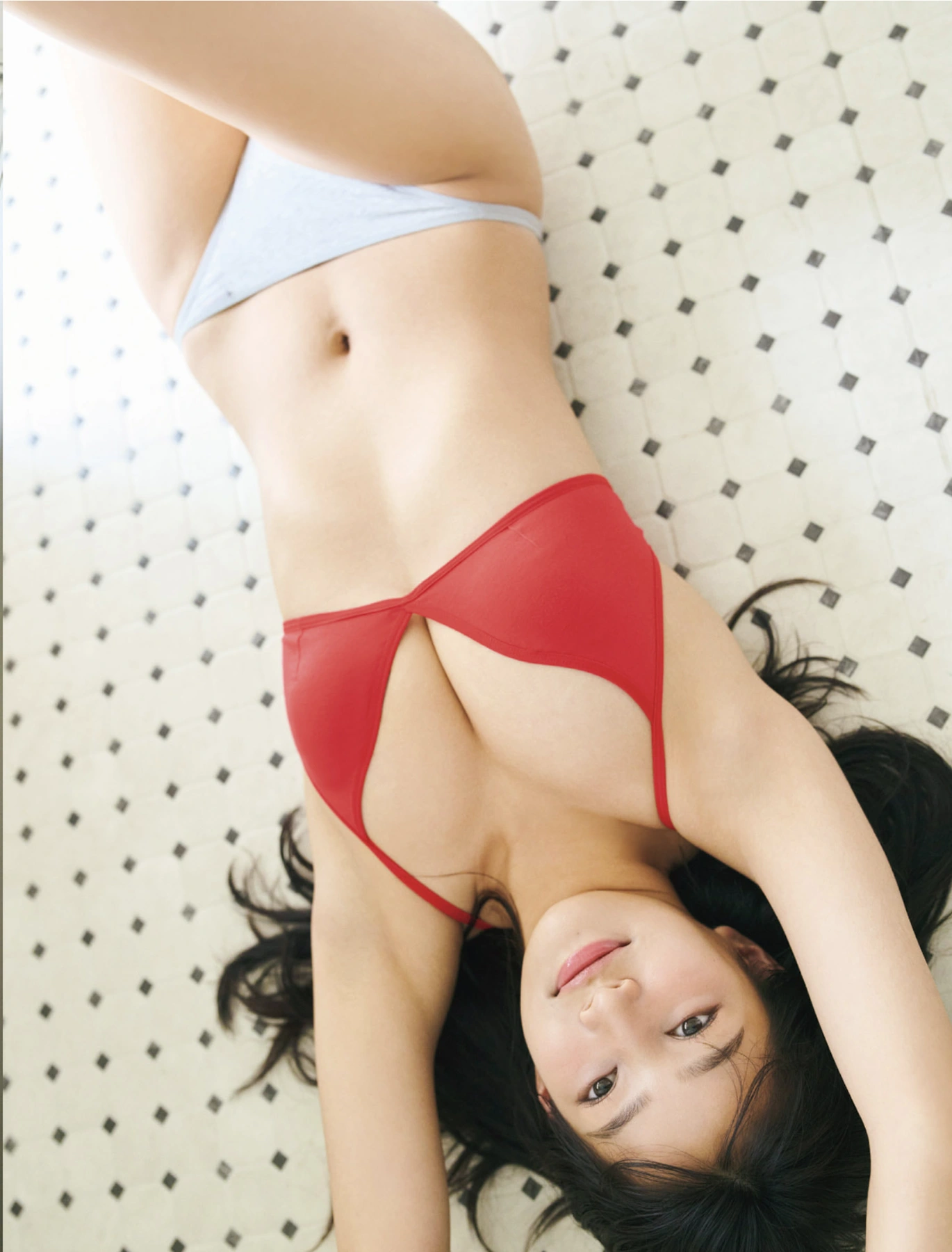 叶月くれあ 虹咲カリナ 高木悠未, FLASH 2025.08.12 (フラッシュ 2025年8月12日号)