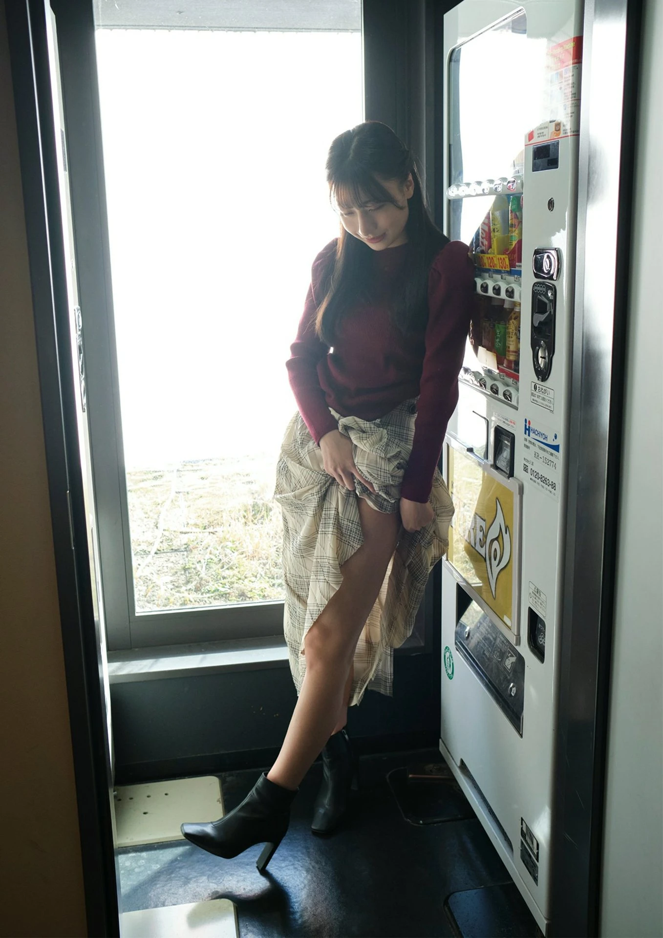 Yuka Suzuki 鈴木優香, BUBKAデジタル写真集 「W-DAY on the floor」 Set.02