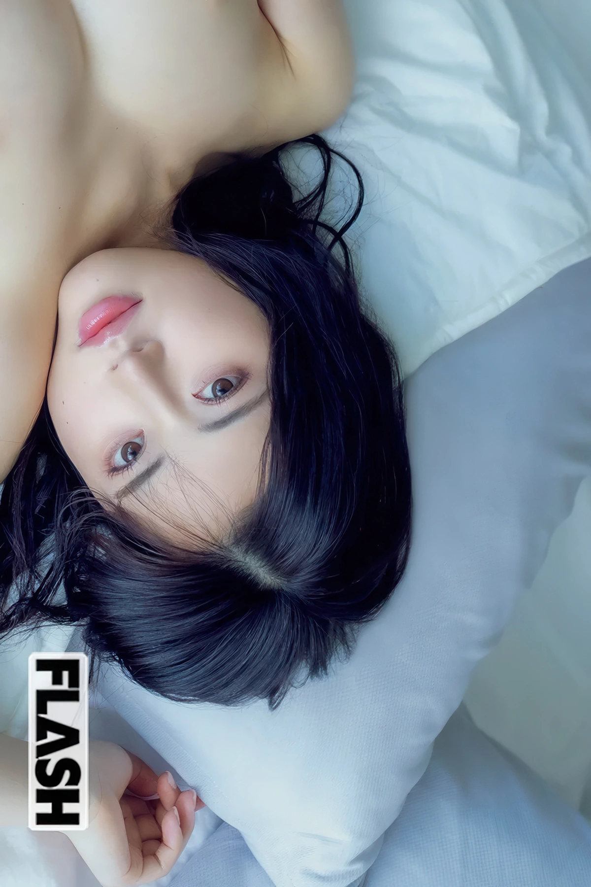 Mia Kouki 神喜ミア, FLASH 2025.11.11 (フラッシュ 2025年11月11日号)