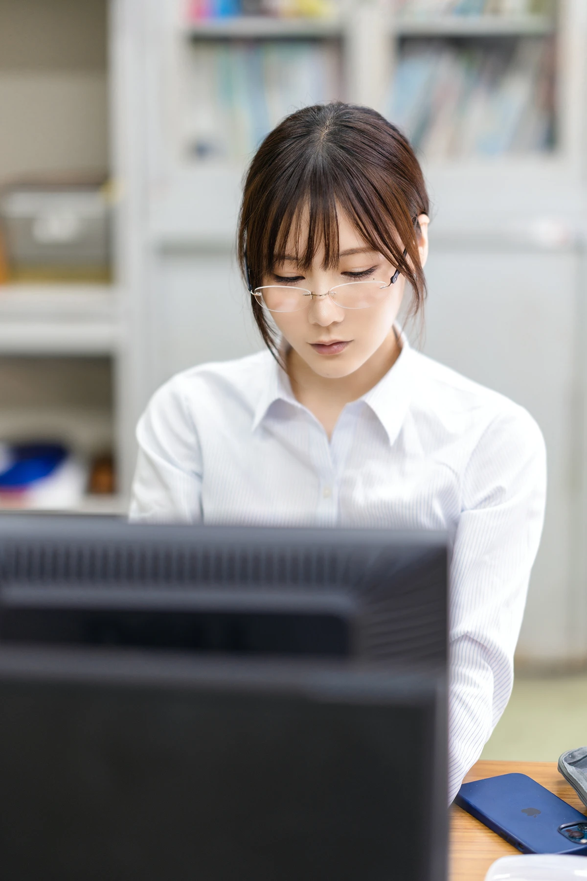 Kenken けんけん, 写真集 Fantia 「もしもけんけんが〇〇先生だったら」 Set.02