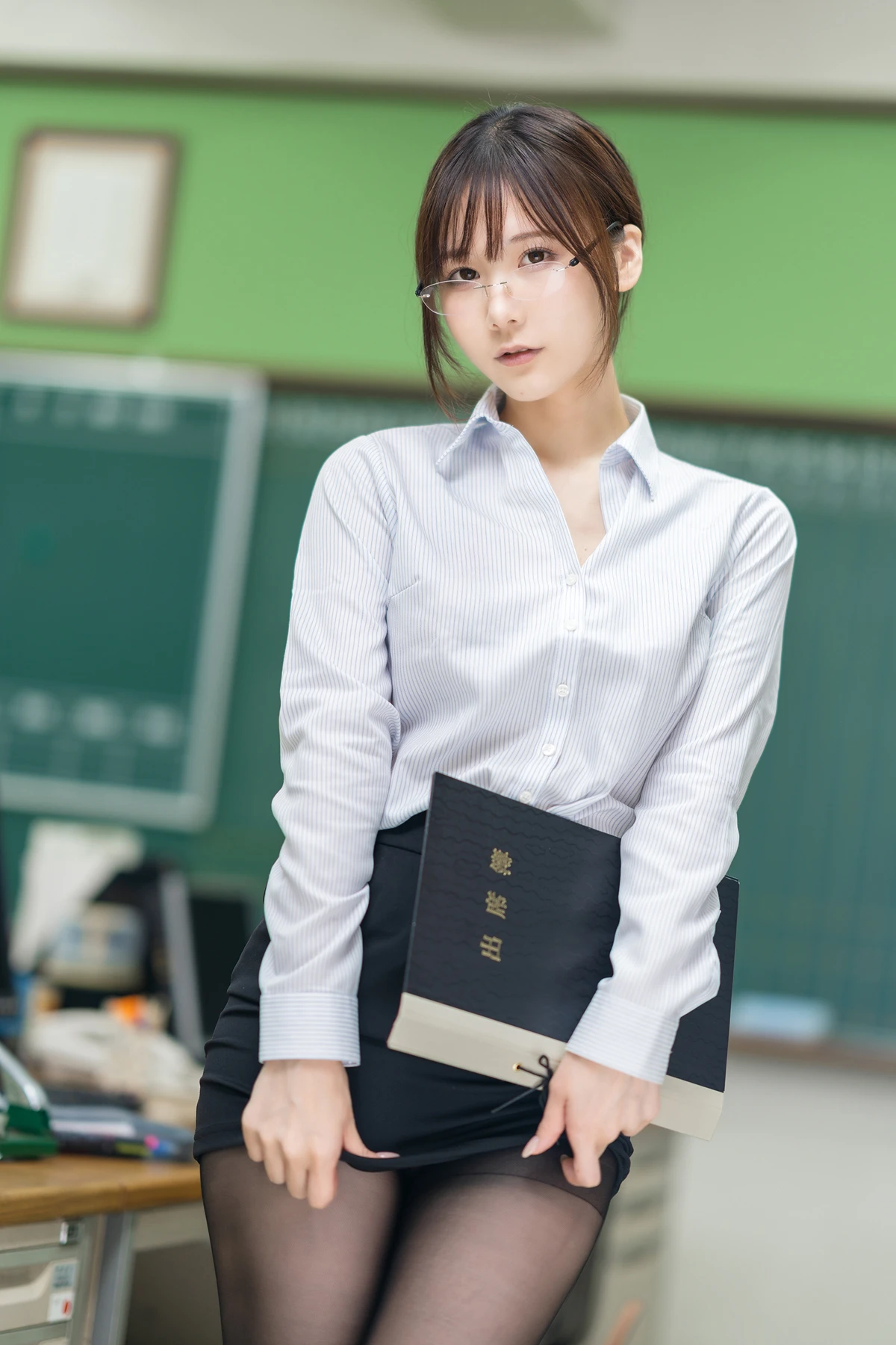 Kenken けんけん, 写真集 Fantia 「もしもけんけんが〇〇先生だったら」 Set.02