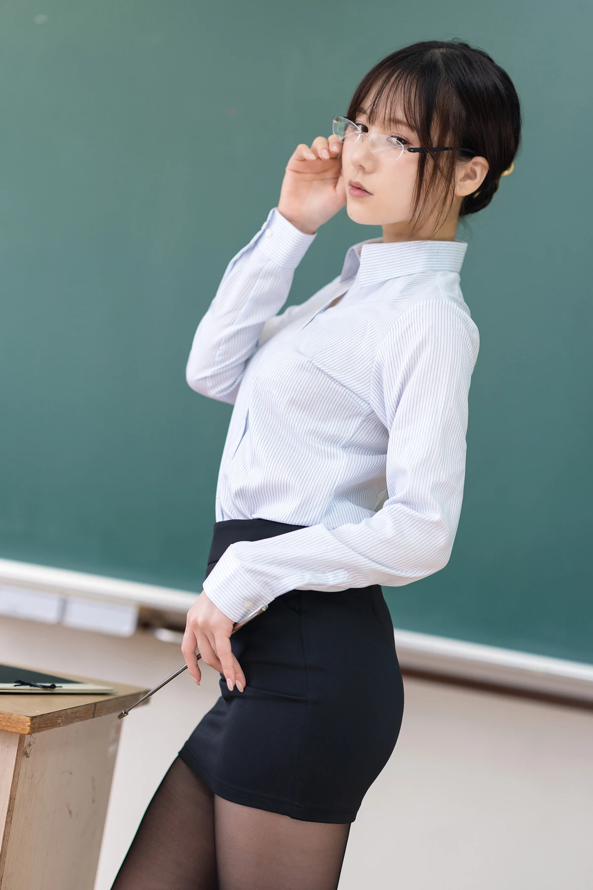 Kenken けんけん, 写真集 Fantia 「もしもけんけんが〇〇先生だったら」 Set.02