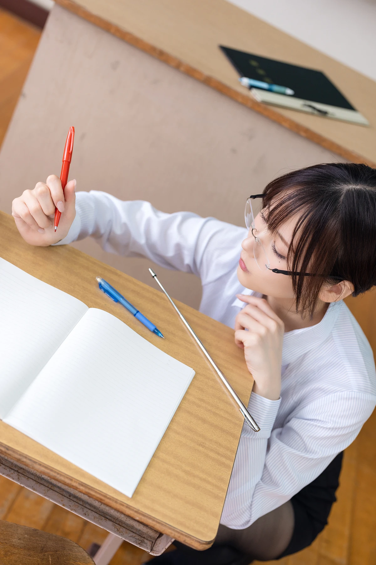 Kenken けんけん, 写真集 Fantia 「もしもけんけんが〇〇先生だったら」 Set.02