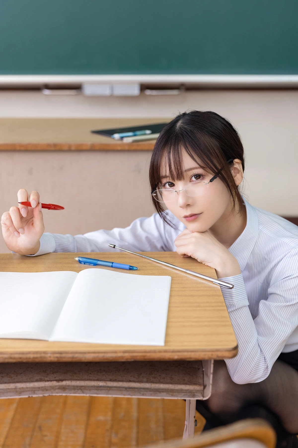 Kenken けんけん, 写真集 Fantia 「もしもけんけんが〇〇先生だったら」 Set.02