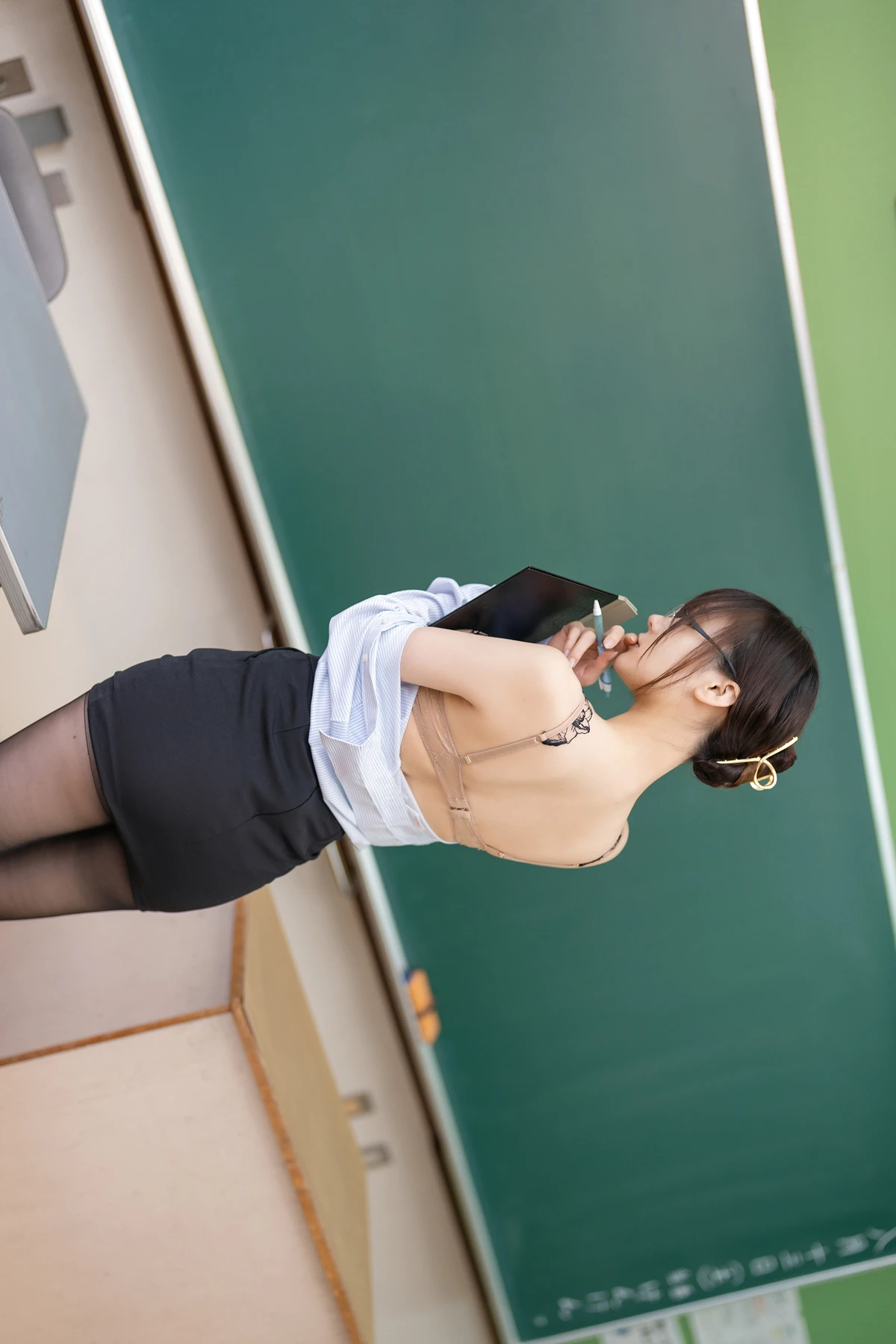 Kenken けんけん, 写真集 Fantia 「もしもけんけんが〇〇先生だったら」 Set.02