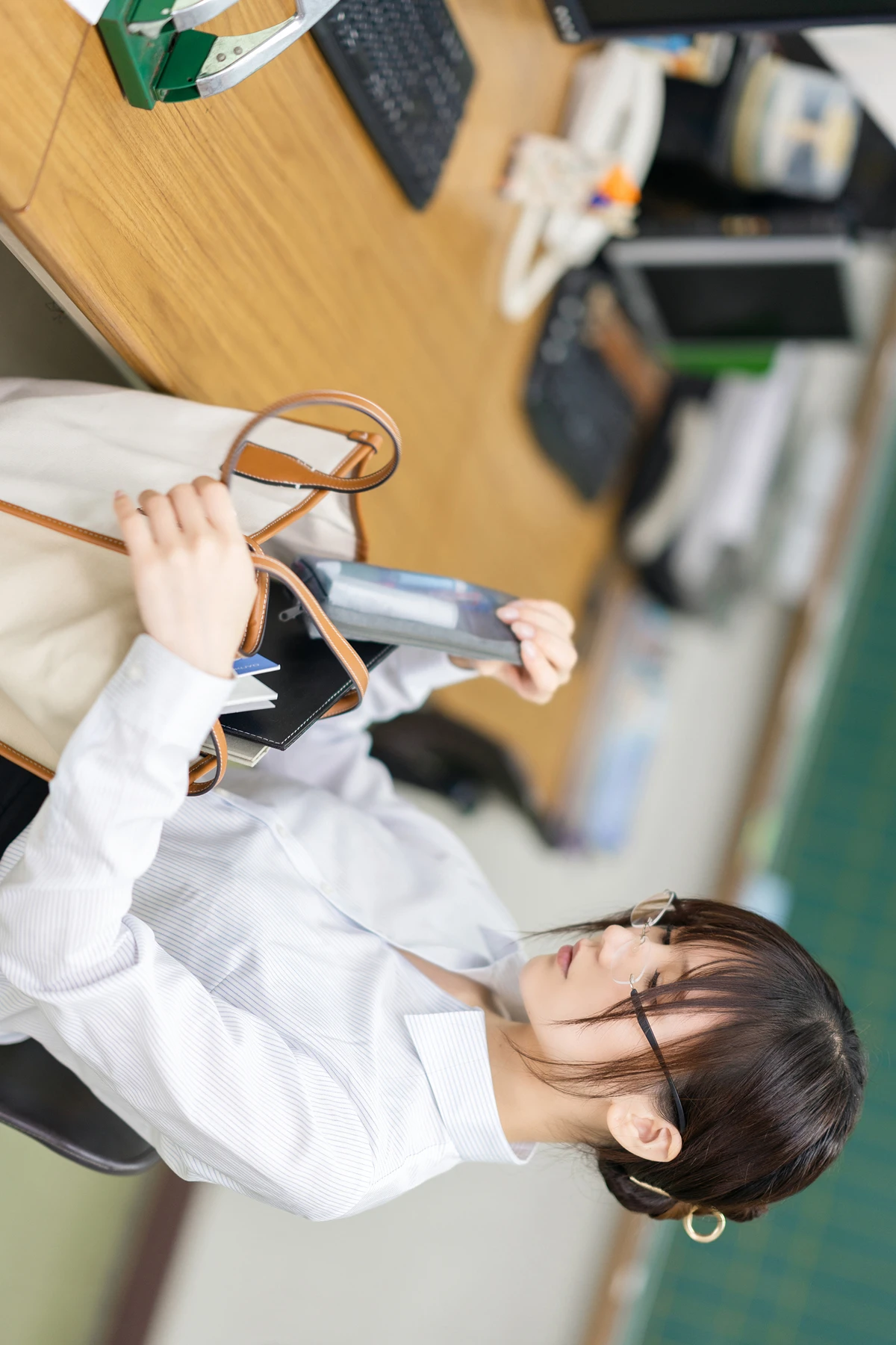 Kenken けんけん, 写真集 Fantia 「もしもけんけんが〇〇先生だったら」 Set.02