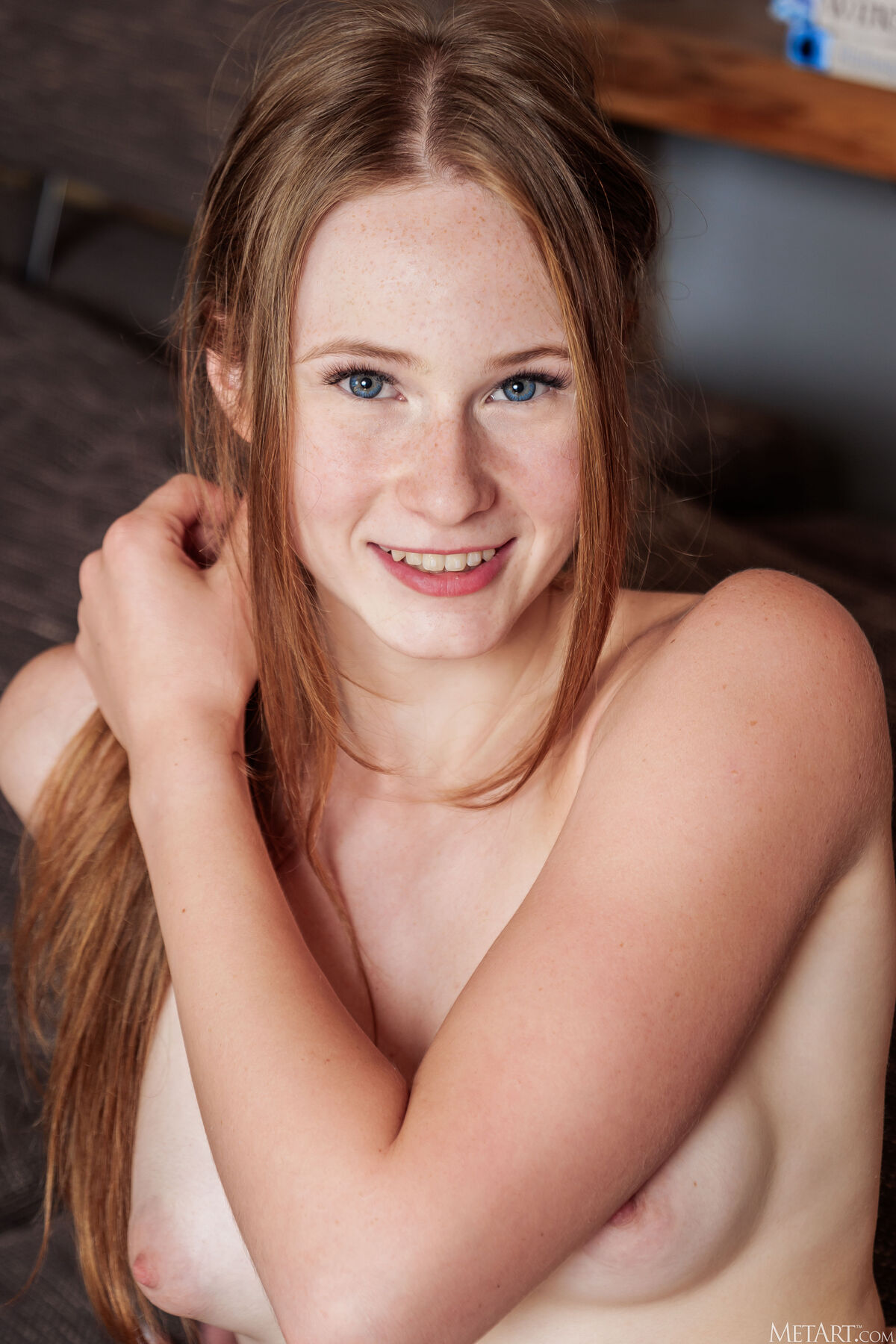 MetArt Zuzanna - Presenting Zuzanna Part02