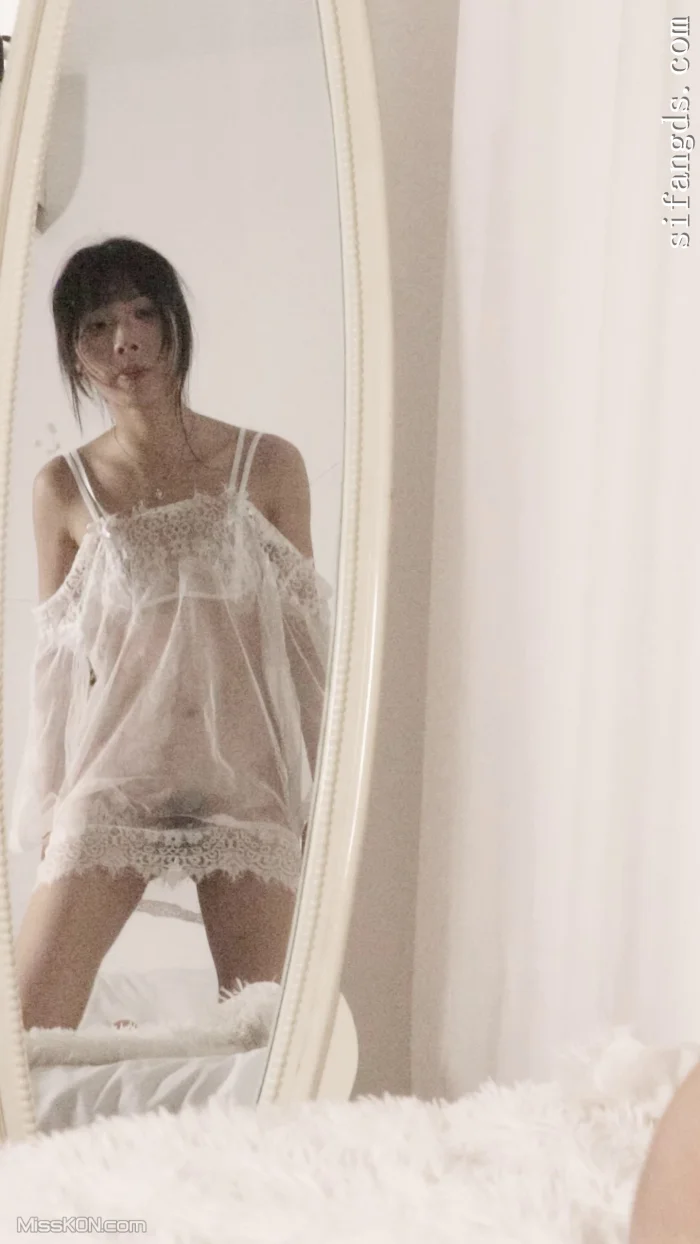 大学生私房_ 嫩妹18岁 透视纱裙 Ep.001