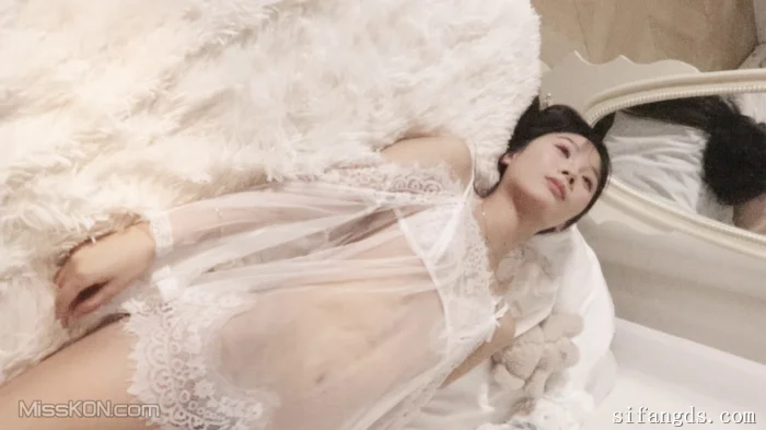 大学生私房_ 嫩妹18岁 透视纱裙 Ep.001