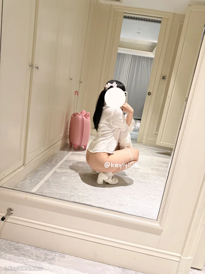 小亦无敌_ 极品颜值可爱少女 丰满小萝莉 爱爱 裸舞 私拍