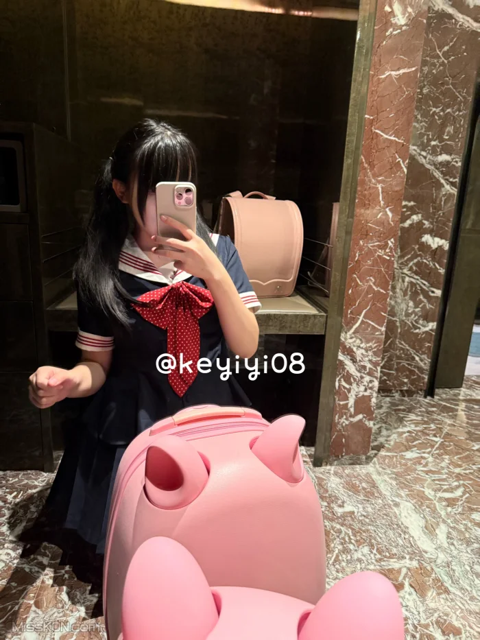 小亦无敌_ 极品颜值可爱少女 丰满小萝莉 爱爱 裸舞 私拍