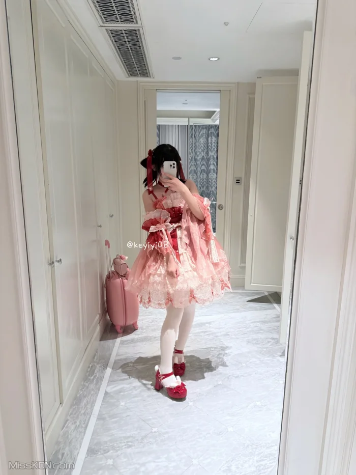 小亦无敌_ 极品颜值可爱少女 丰满小萝莉 爱爱 裸舞 私拍