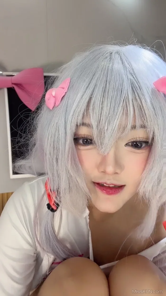 张婉萌_ 二次元校花 美到炸 尺度突破