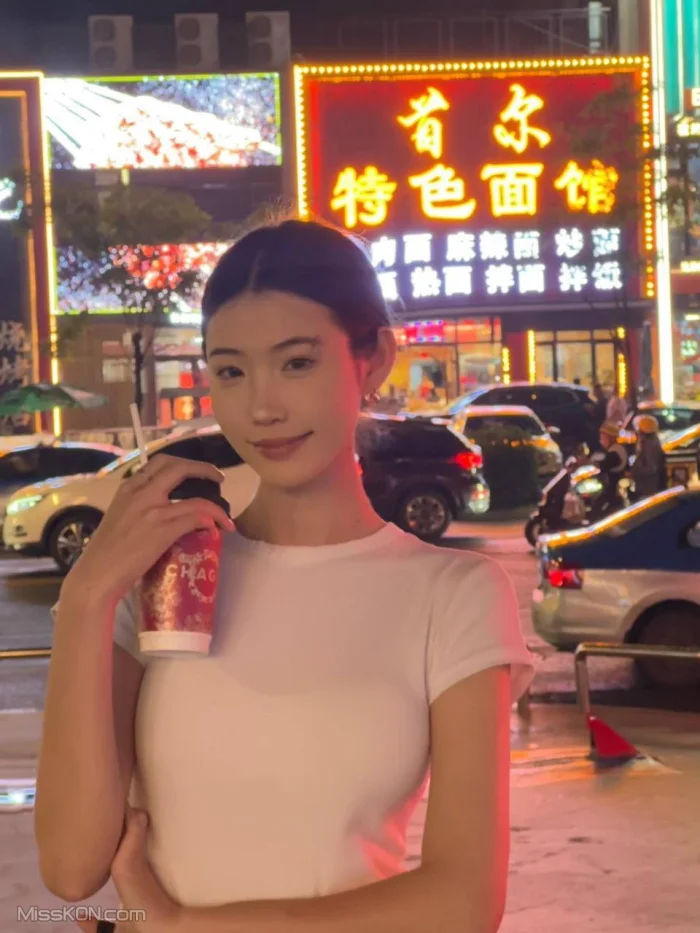 李丽娜_ 黑龙江高颜值艺术系女大学生
