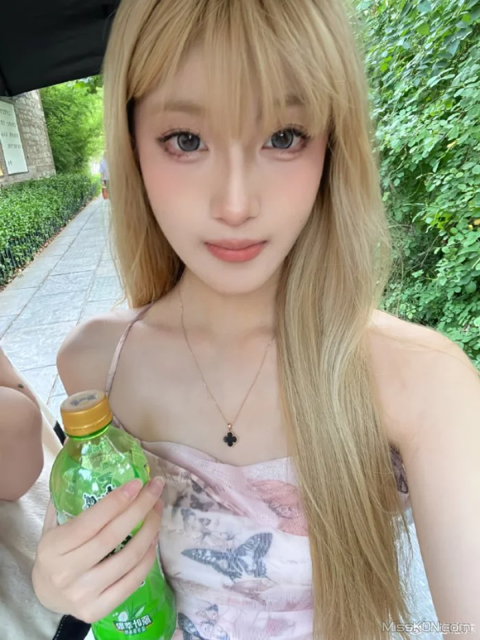 赵思珊_ 山东潍坊艺校毕业生 百米高空摩天轮啪啪 日常车震刺激感