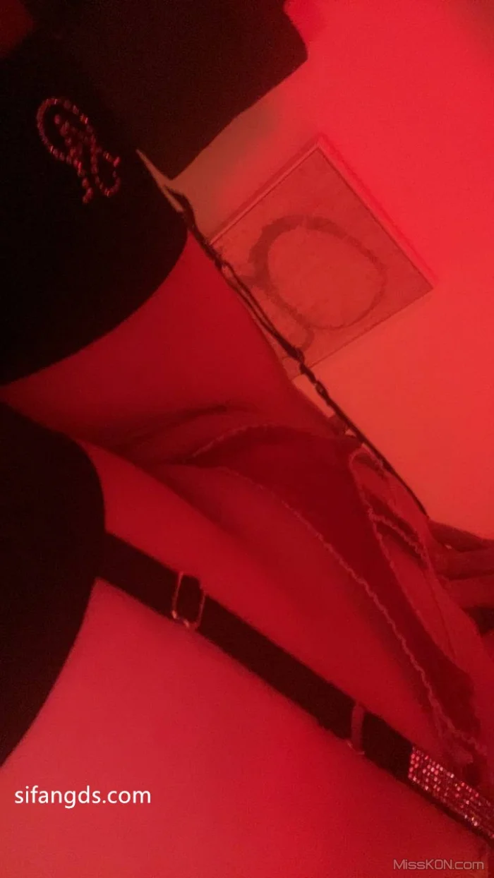 韩宝宝_ 仙颜超美尤物 付费露出私拍流出