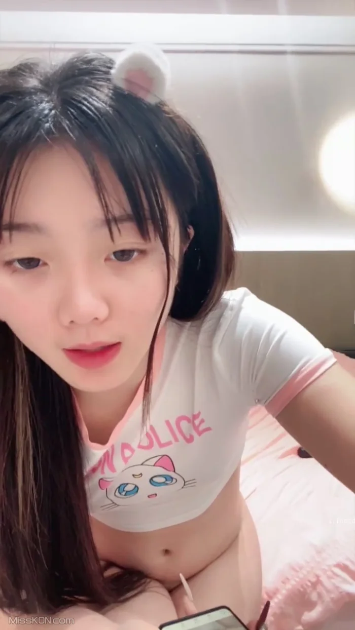 06小兔牙_ 可爱萝莉学妹 蝴蝶蜜屄 担心她给自己撕扯坏了