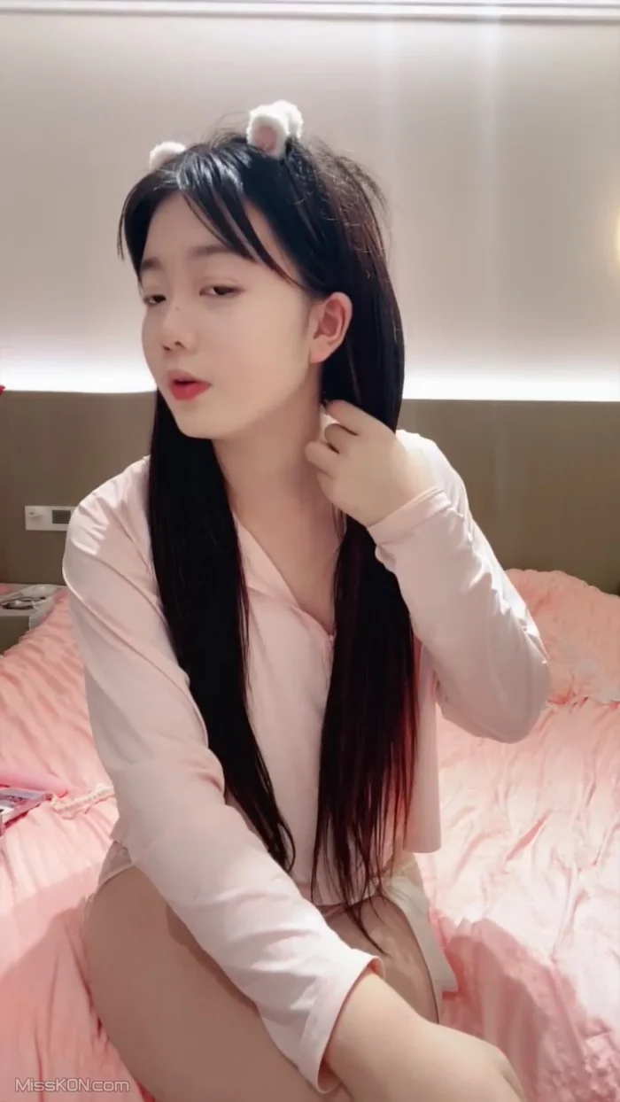 06小兔牙_ 可爱萝莉学妹 蝴蝶蜜屄 担心她给自己撕扯坏了