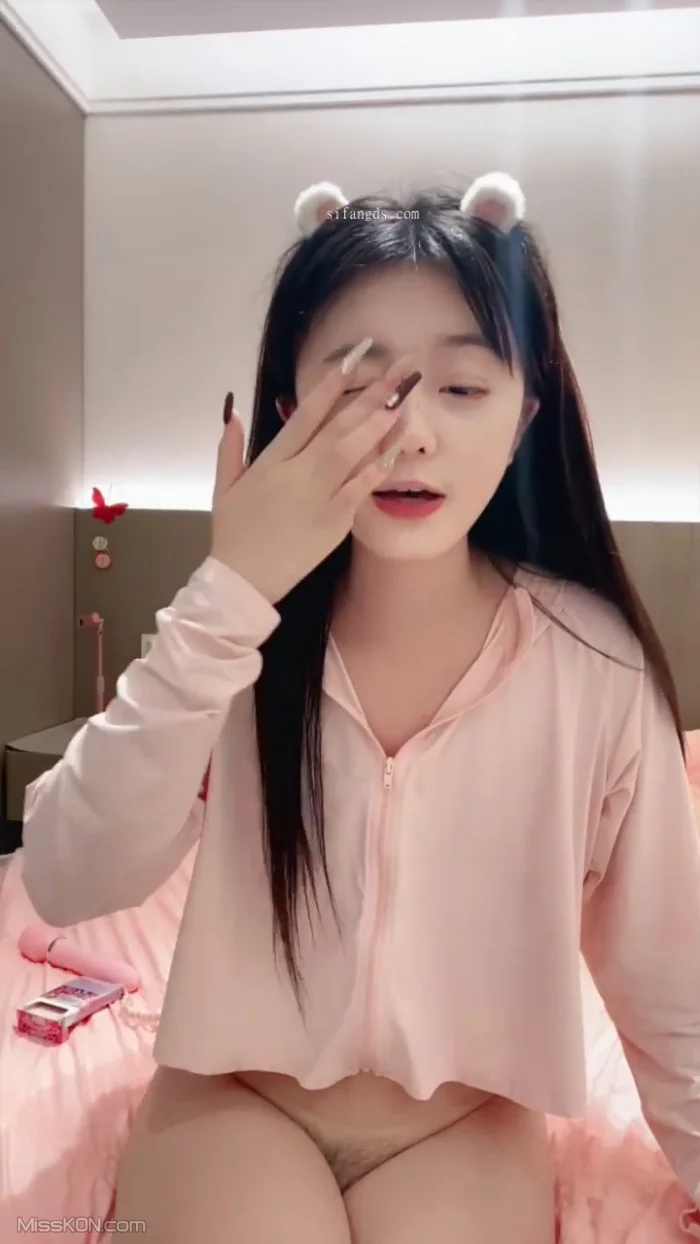 06小兔牙_ 可爱萝莉学妹 蝴蝶蜜屄 担心她给自己撕扯坏了