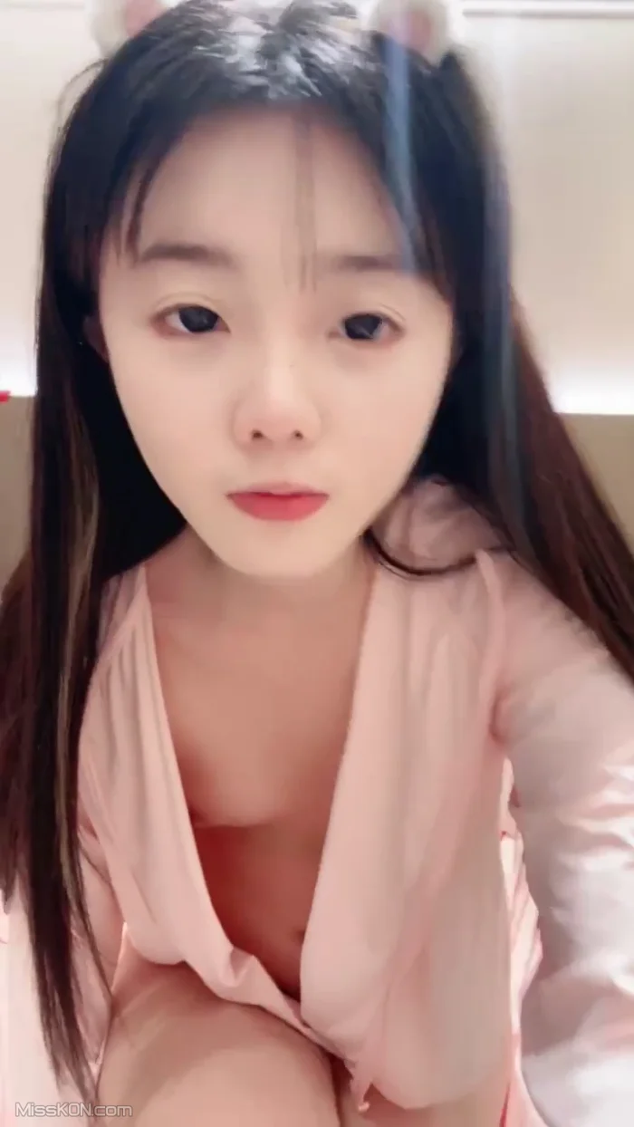 06小兔牙_ 可爱萝莉学妹 蝴蝶蜜屄 担心她给自己撕扯坏了