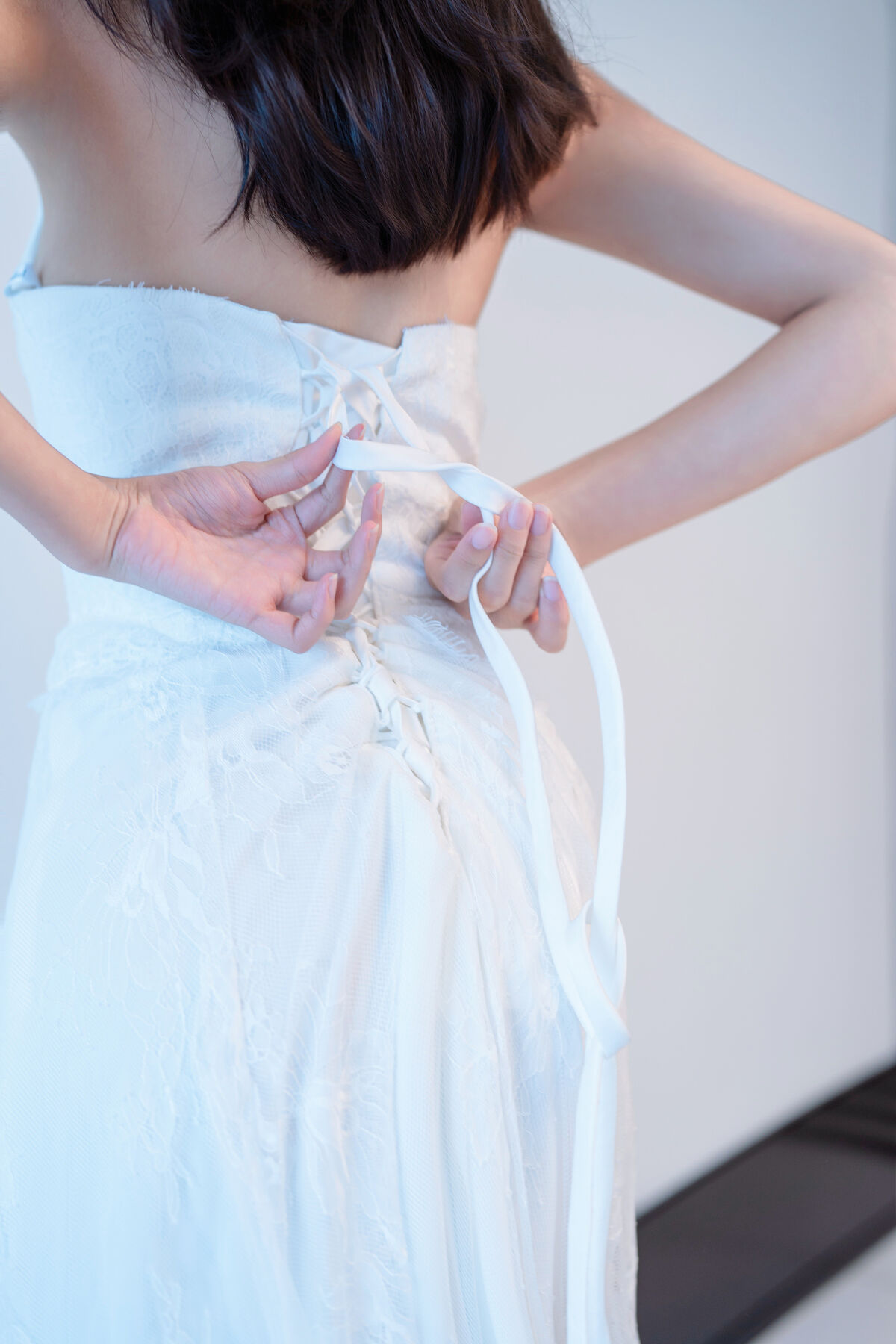 XiuRen秀人网 Uncensored Shi An An 时安安 - R18 秀人网模特 白色蕾丝长裙VS无内肉丝 Part01