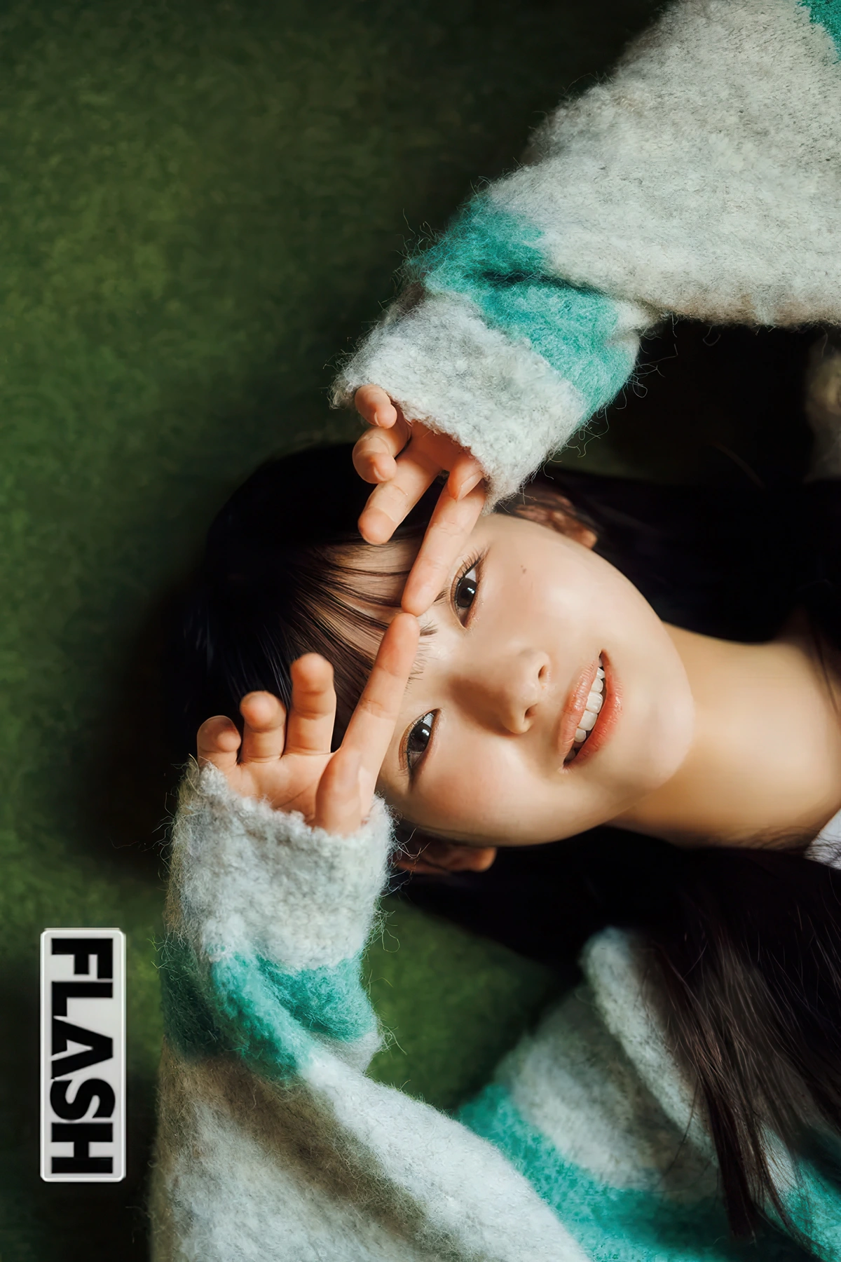Ui Yamakawa 山川宇衣, FLASH 2025.12.02-09 (フラッシュ 2025年12月2-9日号)