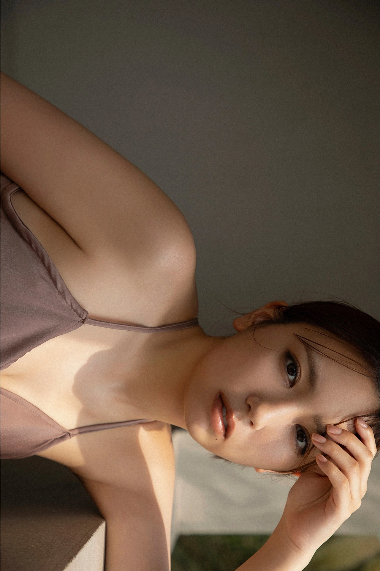 Aika Sawaguchi 沢口爱华, FLASHデジタル写真集 「Silent Heat」 Set.01