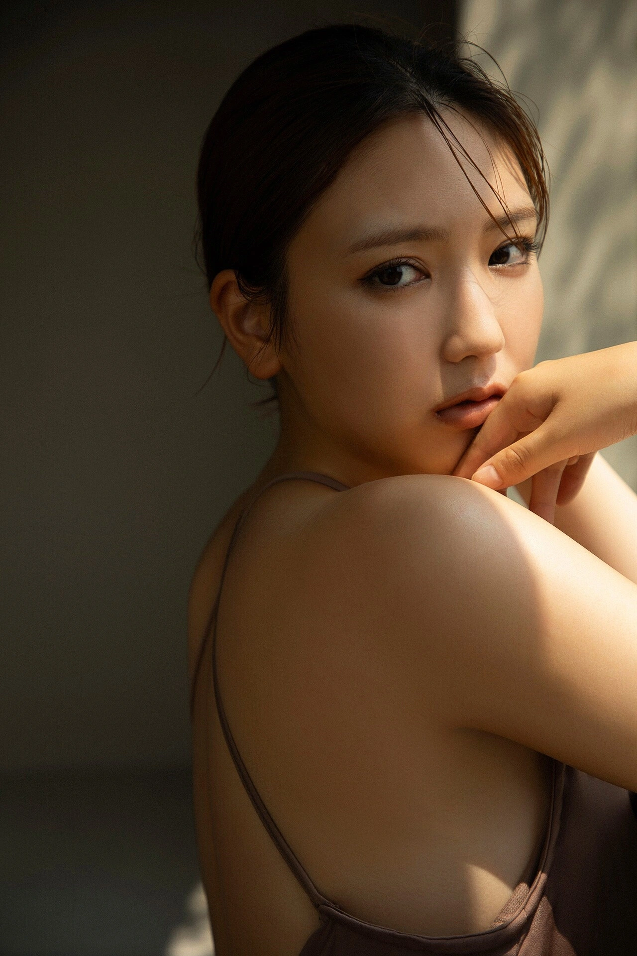 Aika Sawaguchi 沢口爱华, FLASHデジタル写真集 「Silent Heat」 Set.01