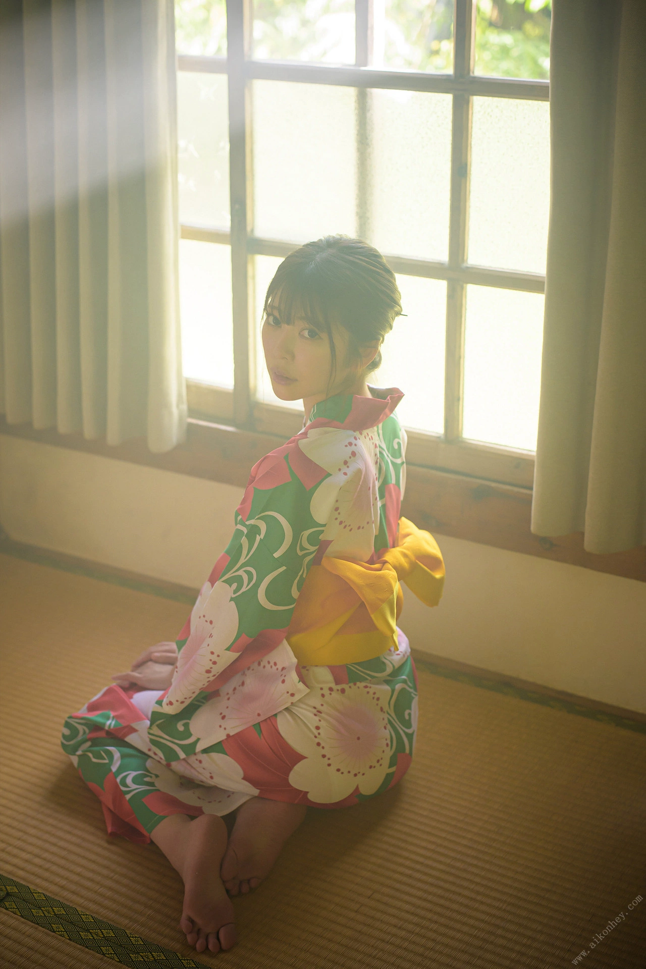 Hinako Mori 森日向子, ヌード写真集 「夏 駆ける 空 Blue sky Blue」 Set.03