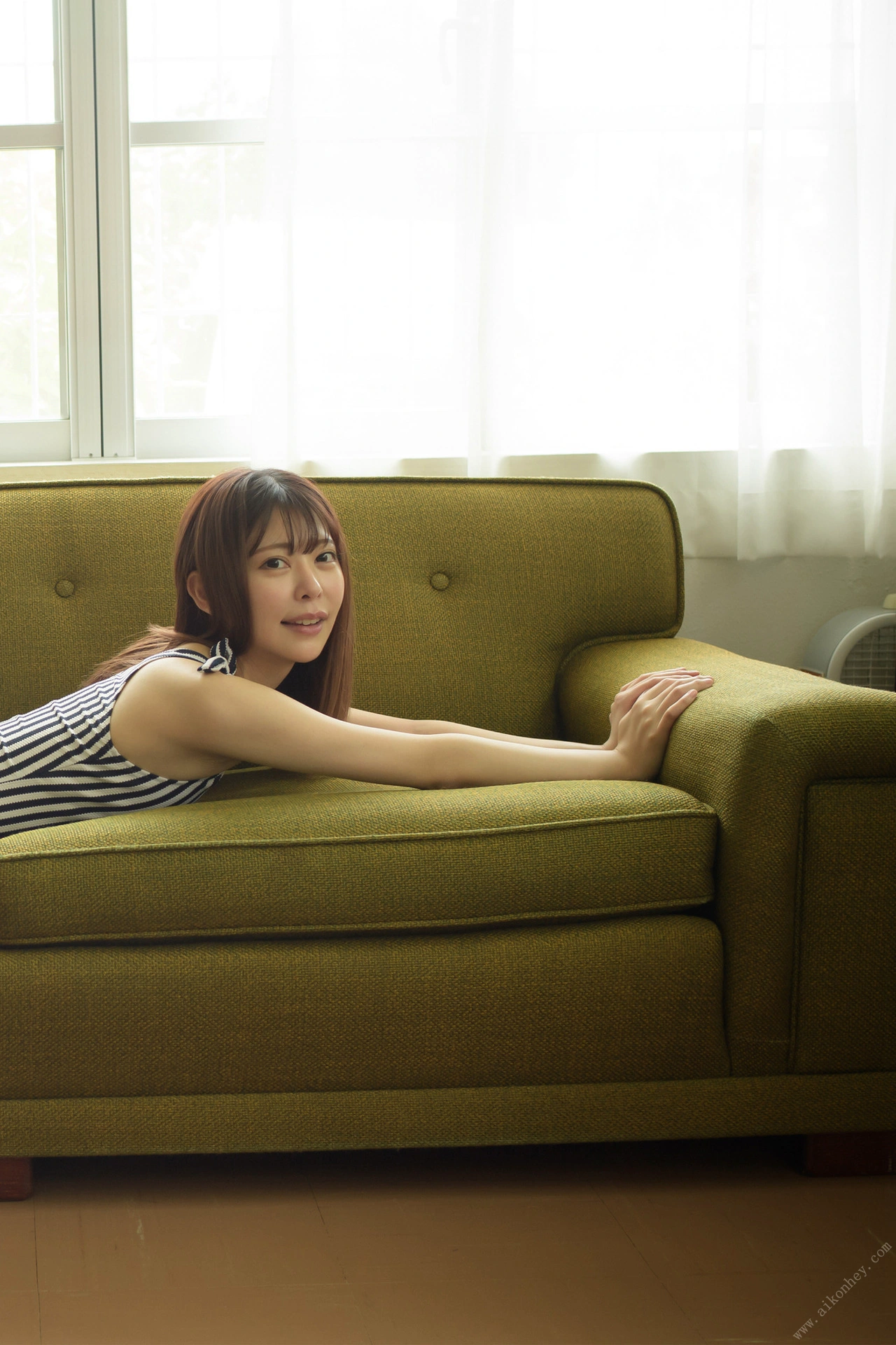 Hinako Mori 森日向子, ヌード写真集 「夏 駆ける 空 Blue sky Blue」 Set.03