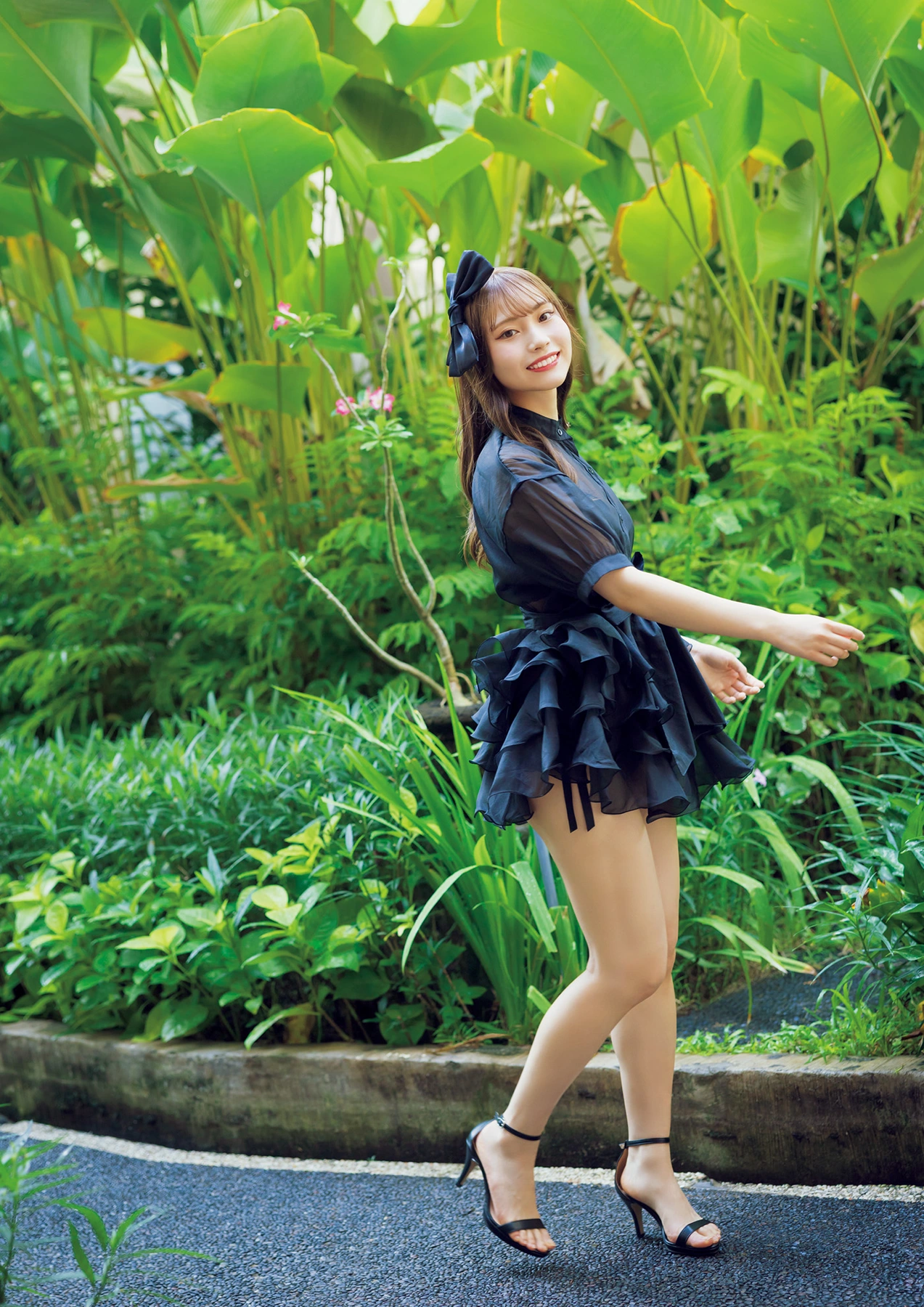 Saaya Kawagoe 川越紗彩, 1st写真集 「なんとかなるなる」 Set.04