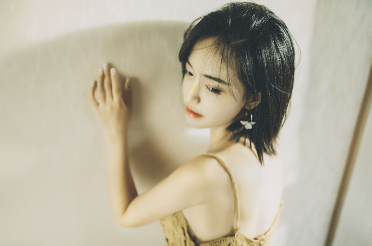 YiTuYu艺图语 Vol.8660 Ji Hui Yuan Juice