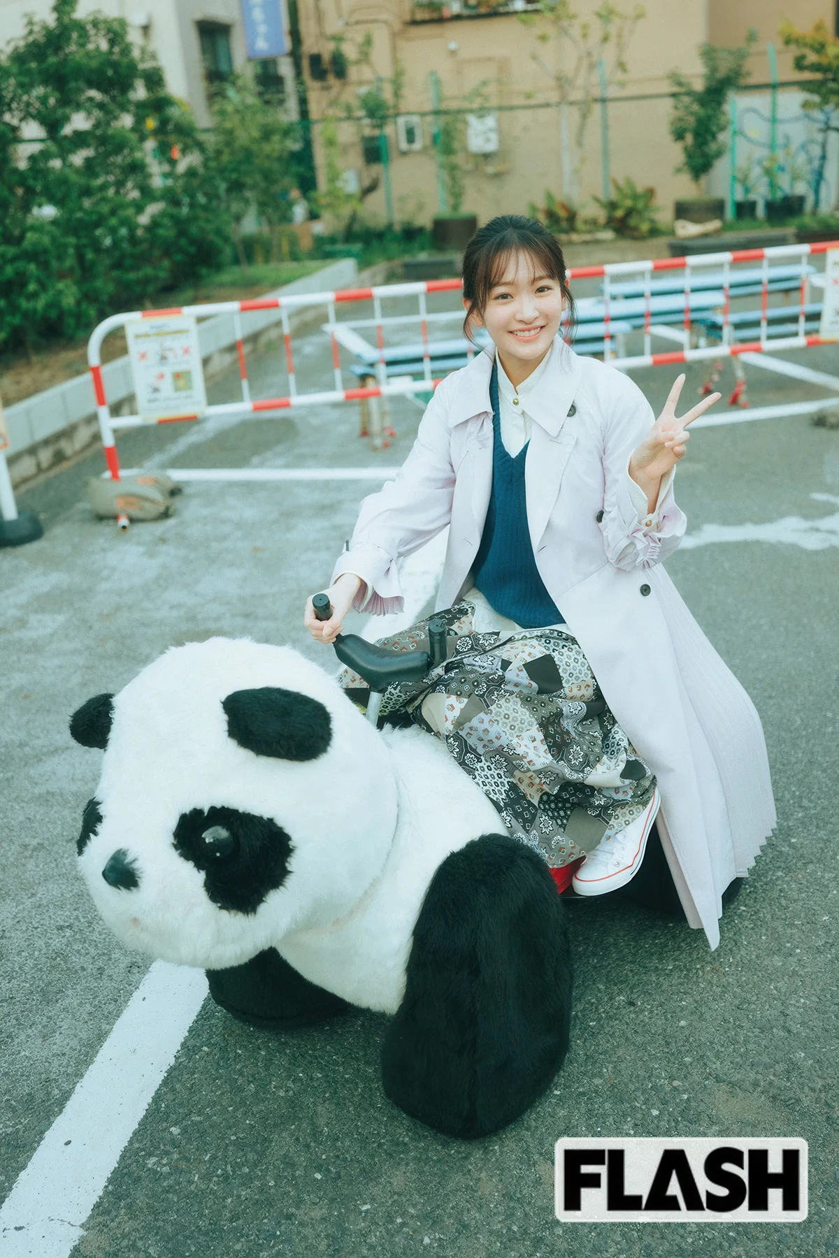 Nagisa Kojima 小島凪紗, FLASH 2025.12.02-09 (フラッシュ 2025年12月2-9日号)