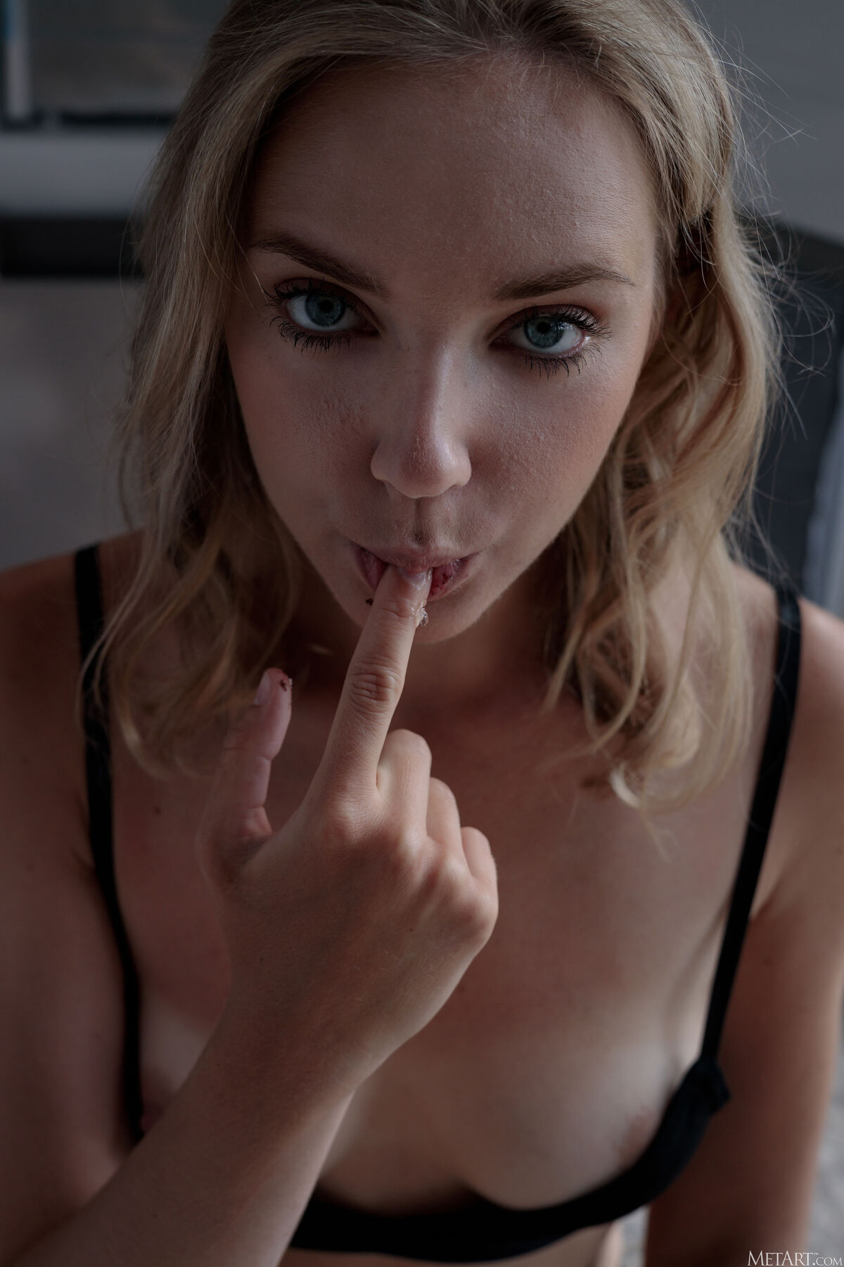 MetArt Oxana Chic - Dessert Delight Part01