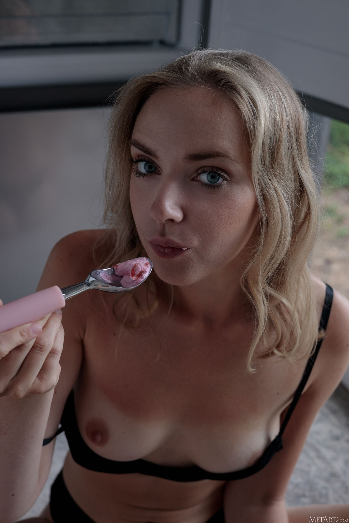 MetArt Oxana Chic - Dessert Delight Part01