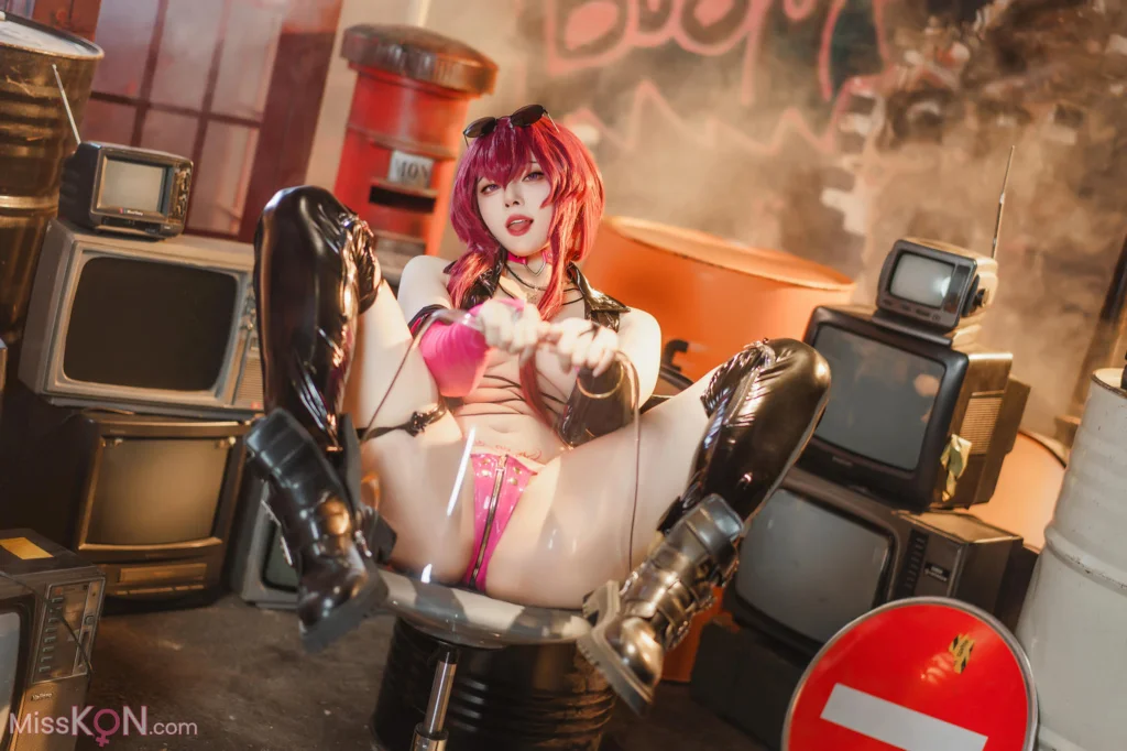 Coser@Natsuko夏夏子_ 崩坏·星穹铁道 卡芙卡 朋克同人