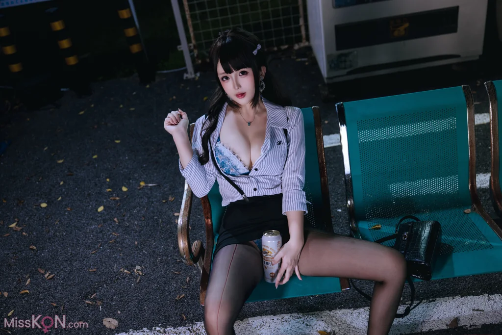 Coser@日奈娇_ 下班的OL