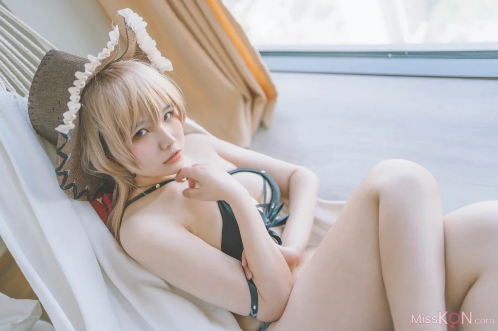 Coser@阿半今天很开心_ 碧蓝航线 让巴尔泳装