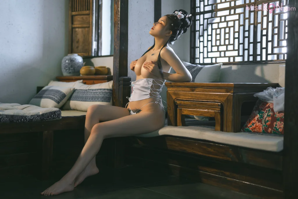 Coser@鹿八岁_ 花想容